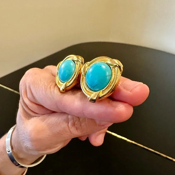 CHANEL 90’s VINTAGE RETRO ICONIC COUTURE LUXURY AUTHENTIC RUNWAY RARE EARRINGS - Picture 11 of 17